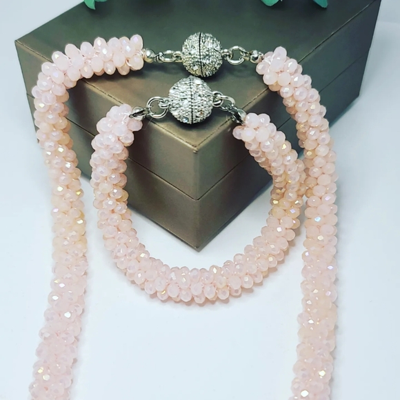 Rose Czech glass set - Picture 2 of 4